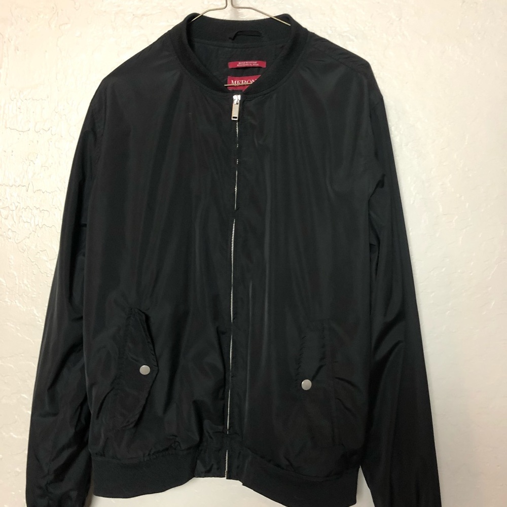 Men’s sleek black bomber jacket